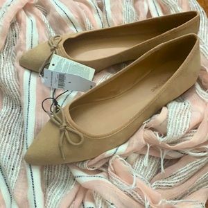 NEW NEVER WORN Banana Republic Pointy Toe Flats